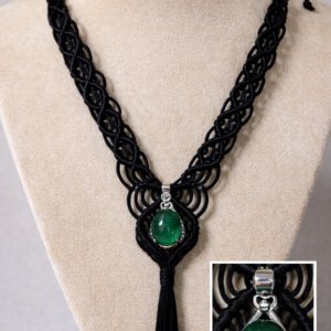 Collar piedra verde tejido en macrame