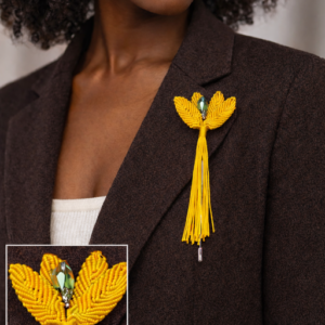 Prendedor color amarillo vivo en Macrame