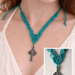 Collar azul aguamarina Cruz Celta